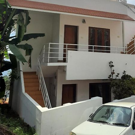 Varma Sea View Villas Thiruvananthapuram ภายนอก รูปภาพ